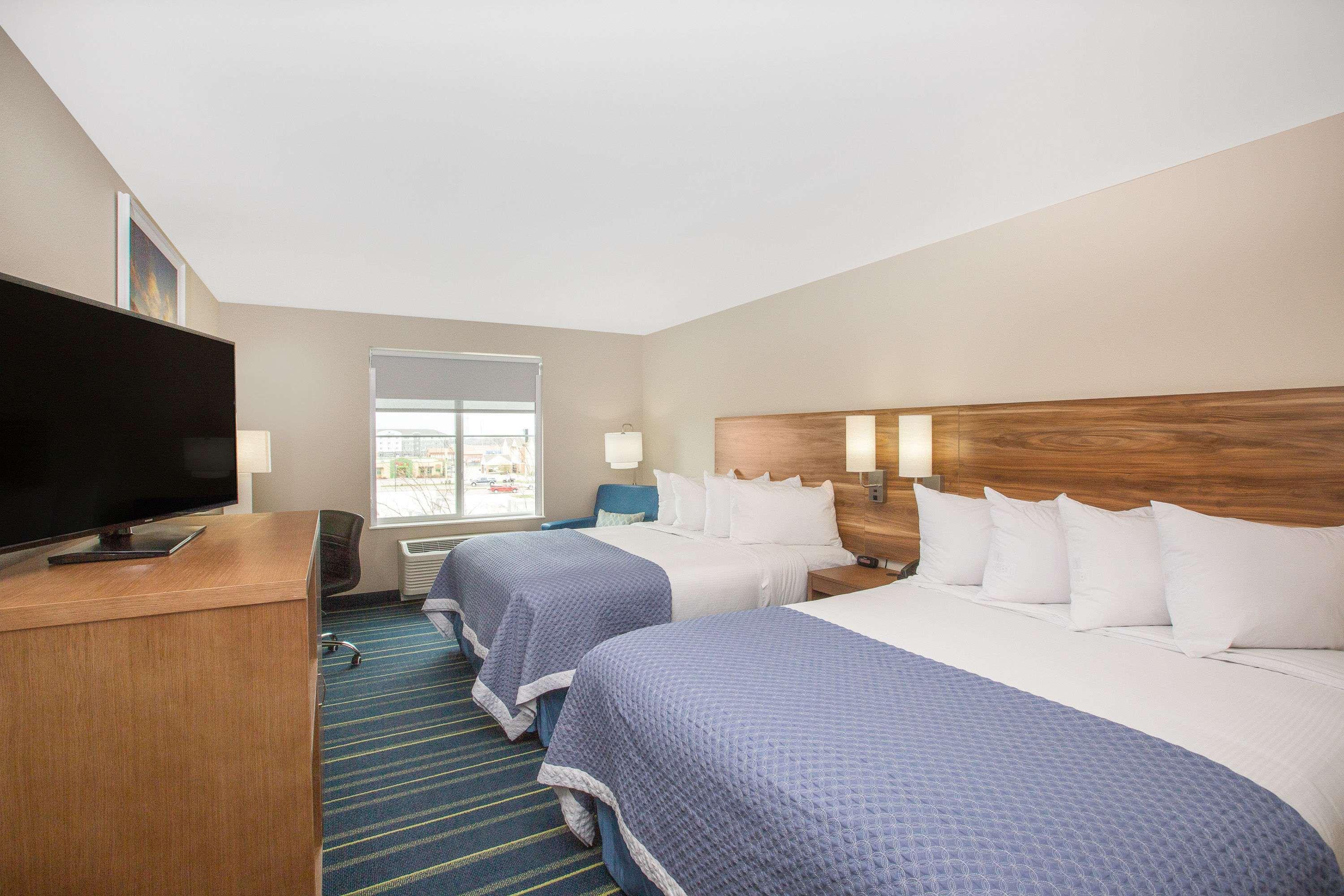 Days Inn & Suites By Wyndham Kearney Ne Bagian luar foto