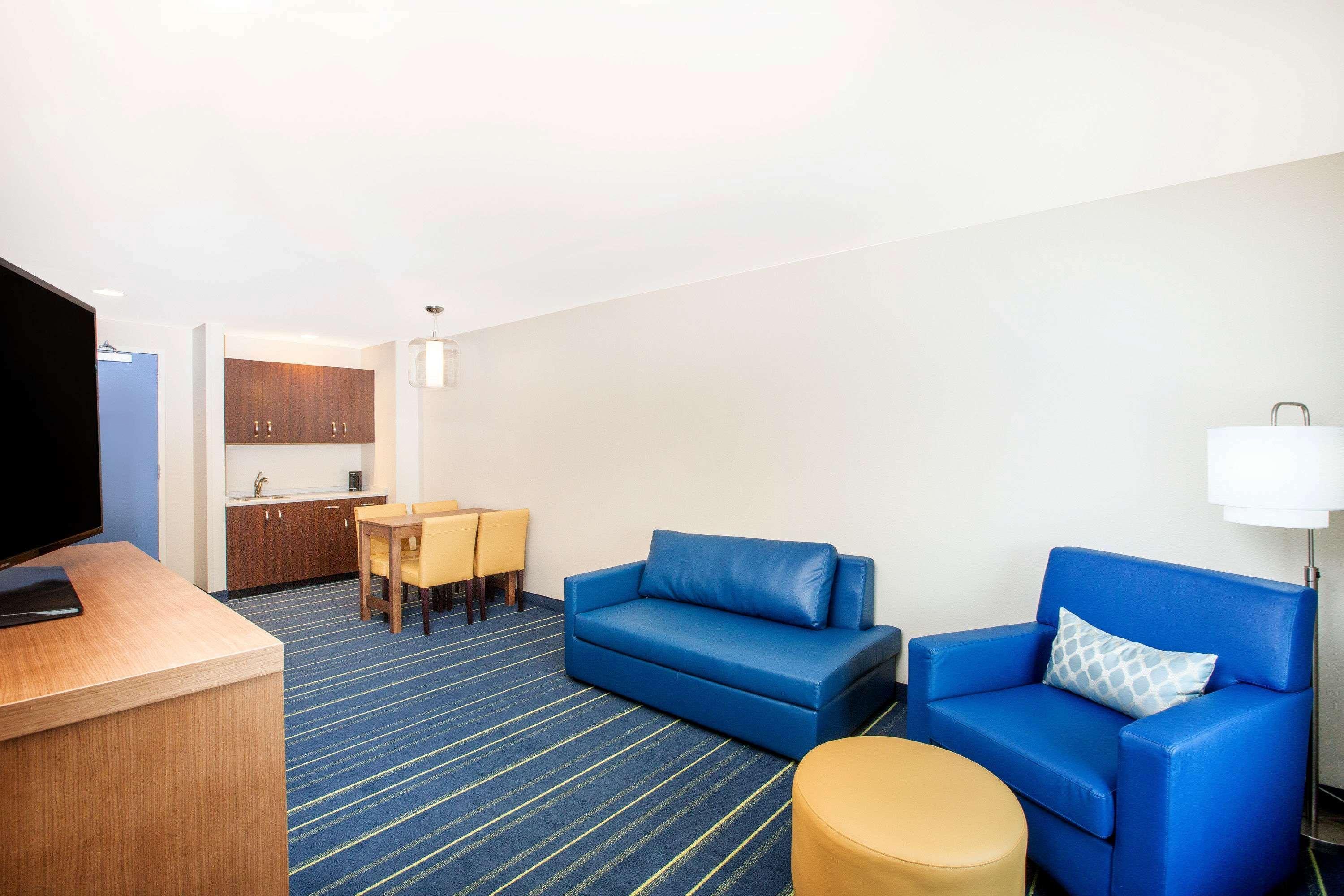 Days Inn & Suites By Wyndham Kearney Ne Bagian luar foto