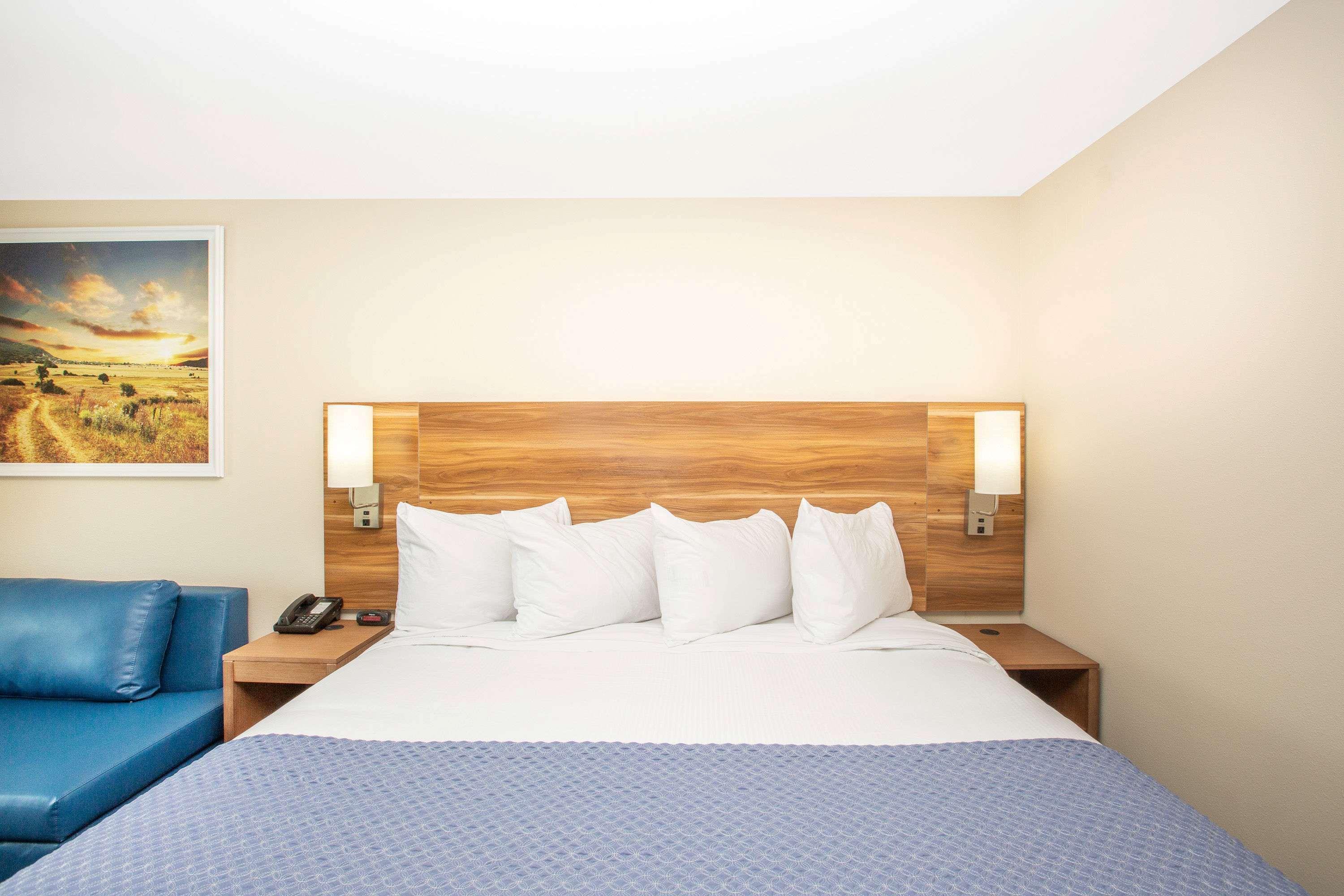 Days Inn & Suites By Wyndham Kearney Ne Bagian luar foto
