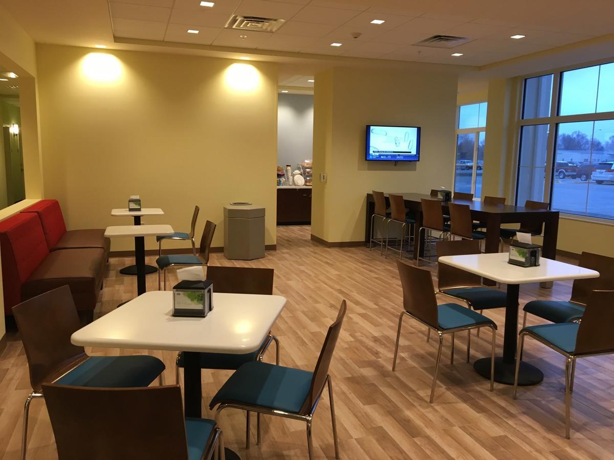 Days Inn & Suites By Wyndham Kearney Ne Bagian luar foto