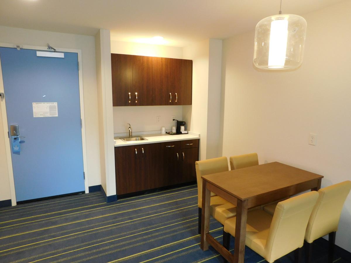 Days Inn & Suites By Wyndham Kearney Ne Bagian luar foto