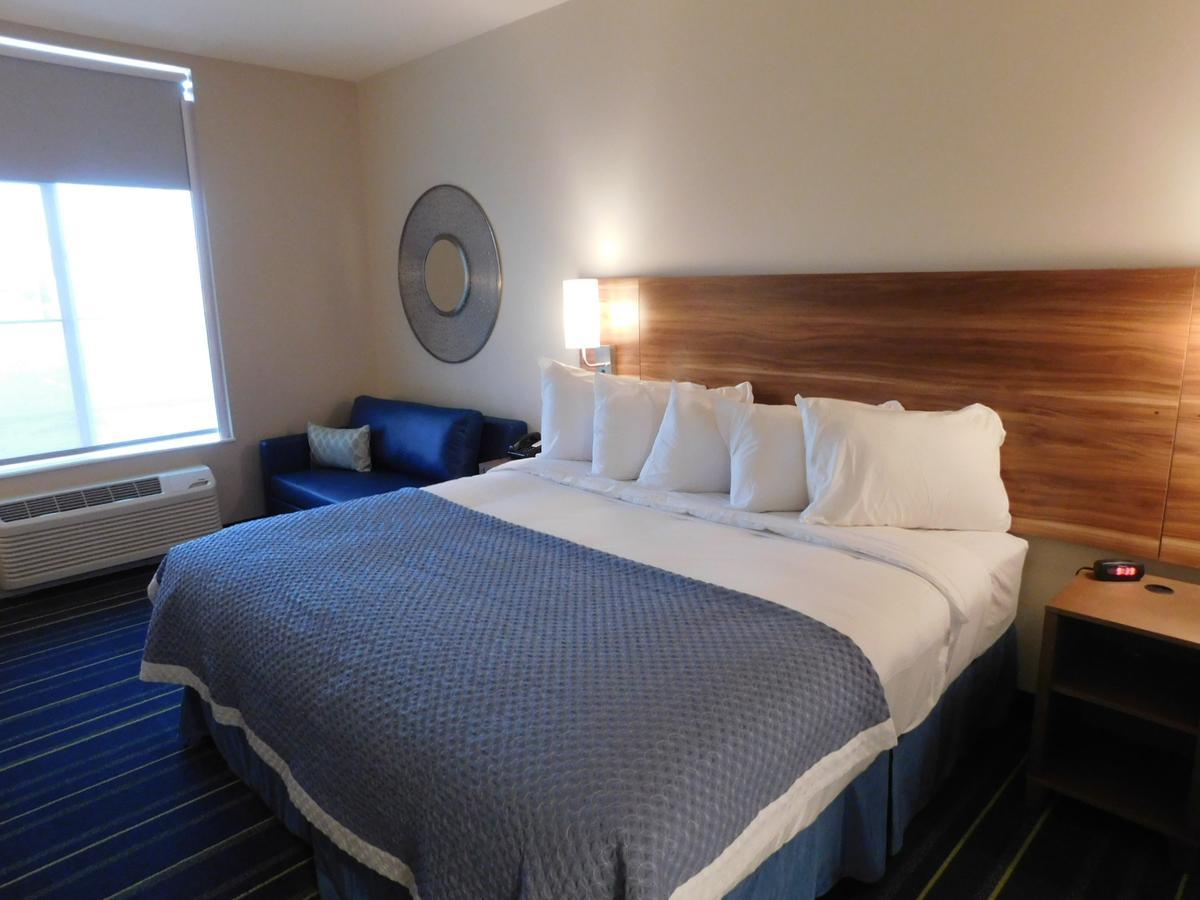 Days Inn & Suites By Wyndham Kearney Ne Bagian luar foto