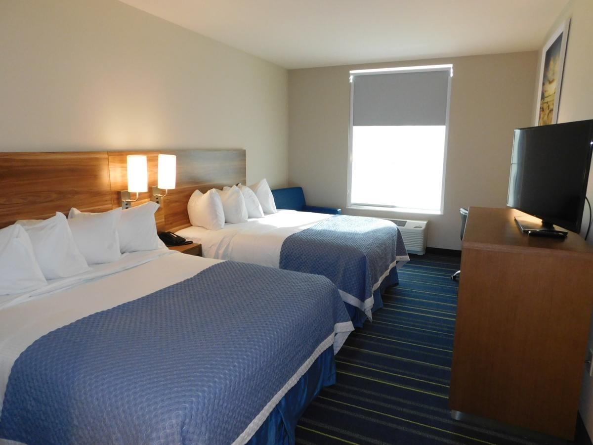 Days Inn & Suites By Wyndham Kearney Ne Bagian luar foto