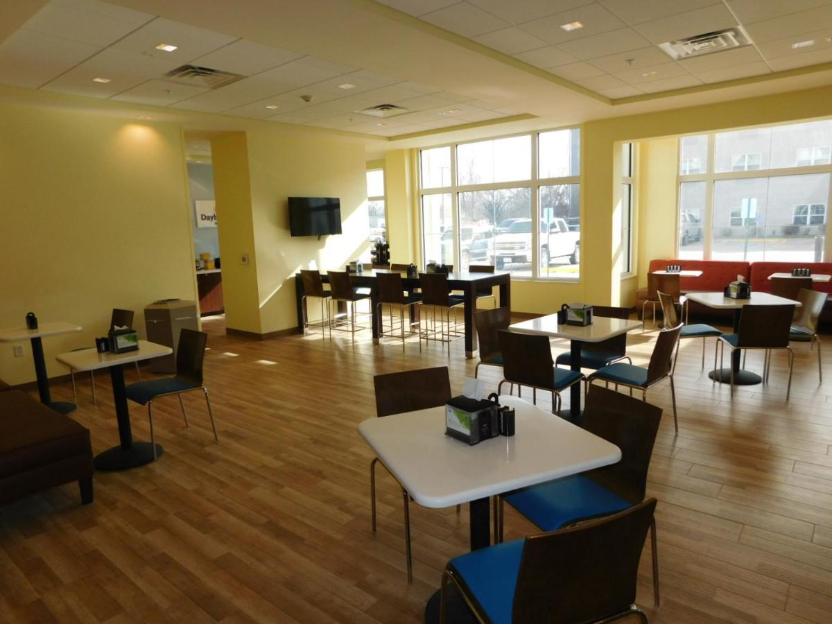 Days Inn & Suites By Wyndham Kearney Ne Bagian luar foto