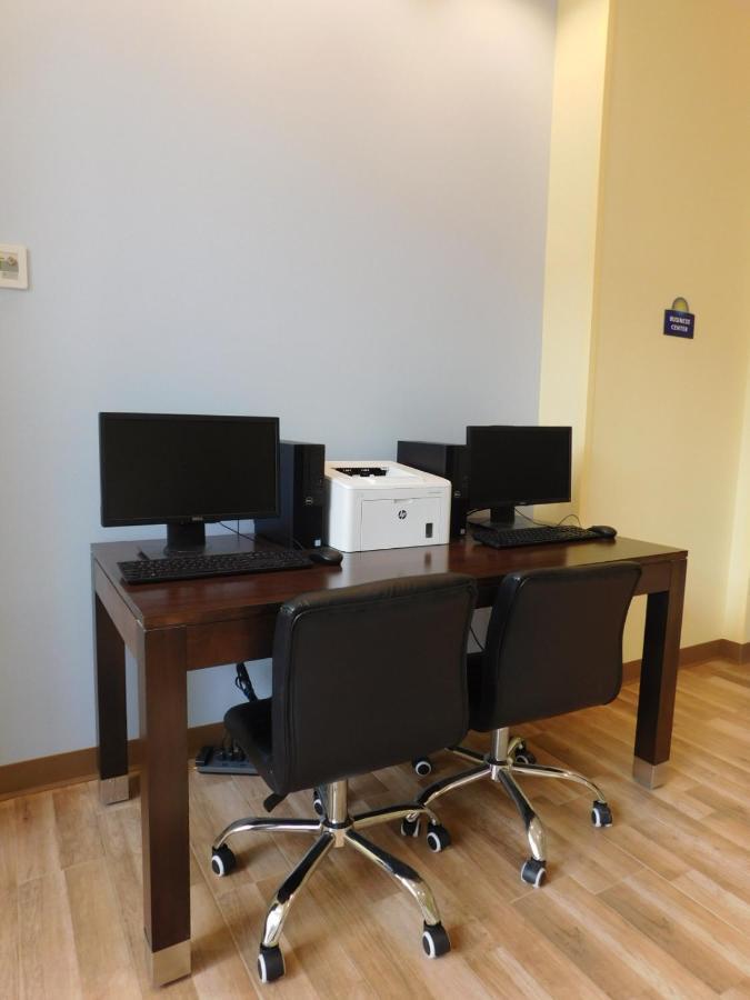 Days Inn & Suites By Wyndham Kearney Ne Bagian luar foto